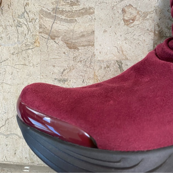 Breeze Ankle Boot Zizzle Casual Comfort Back Zip Cranberry Slouchy Size 8.5 M - Picture 4 of 8